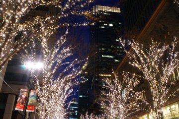 <p>Illumination behind the Marunouchi Building starts in the afternoon at&nbsp;5 p.m.</p>