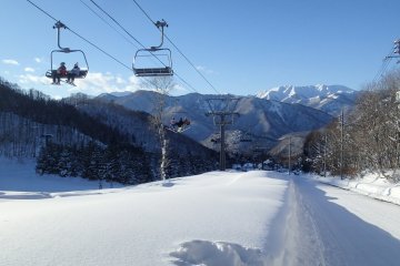 <p>Winter tourism is anchored firmly in the Ski and Snowboard industry</p>
