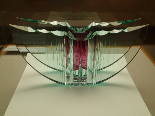 Delicate glass vessel