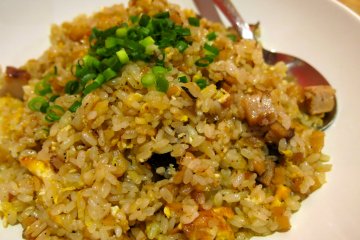 <p>Garlic House&#39;s Garlic Fried Rice is so delicious! 880yen</p>