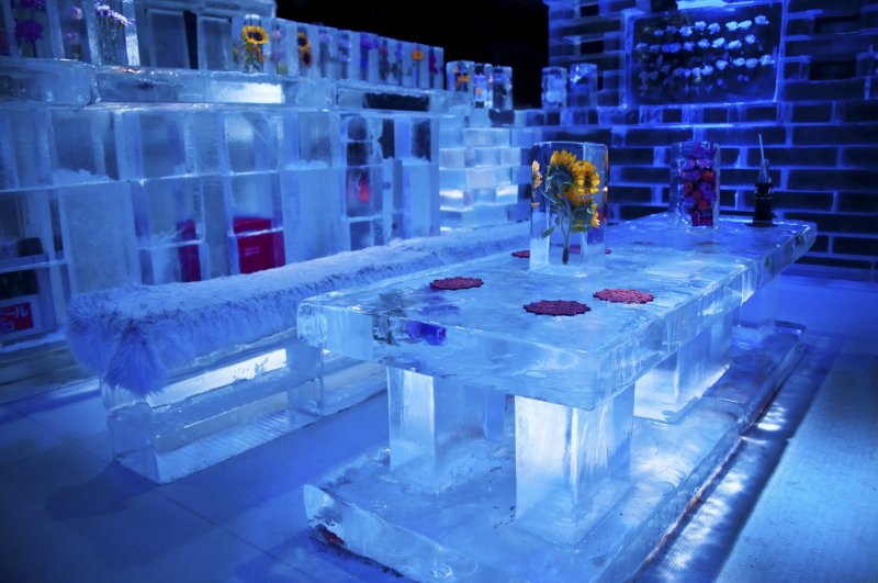 <p>First things first. You should put on a thermo coat and gloves that you can find over the entrance. Now you are ready to experience the Ice Bar. Please, come in!</p>