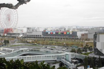<p>วิวบนตึก FUJI TV สามารถมองเห็นชิงช้าที่สูงที่สุดในญี่ปุ่น</p>