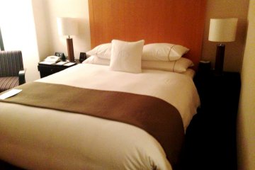 Even Single Rooms are spacious at the Sheraton Miyako Hotel