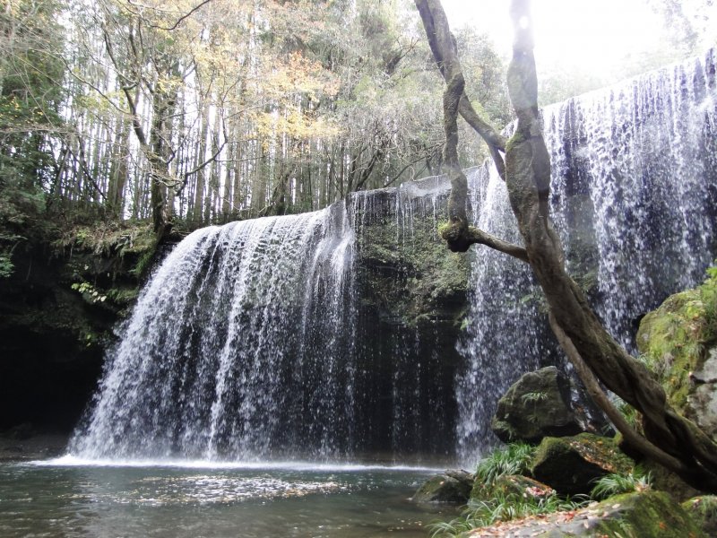 <p>Nabegataki Falls in Oguni</p>