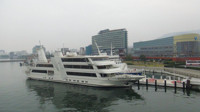 <p>The Michigan Cruiser Pleasure Boat: Departs from&nbsp;the port of&nbsp;Hamaotsu,&nbsp;Otsu City, Shiga Prefecture.</p>