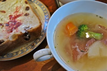 <p>The soup of the day&nbsp;contained&nbsp;prosciutto, carrots and broccoli,&nbsp;and&nbsp;was&nbsp;a winning&nbsp;combination for&nbsp;the all-you-can-eat fresh bread</p>