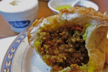 <p>This was my favorite, curry beef bun</p>