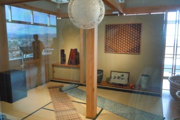 <p>Utsunomiya handicrafts are beautifully showcased in the northwest corner of the 15F. I hope the &nbsp;Prefecture accompanies this display and others in the building with multi-lingual information one day soon</p>